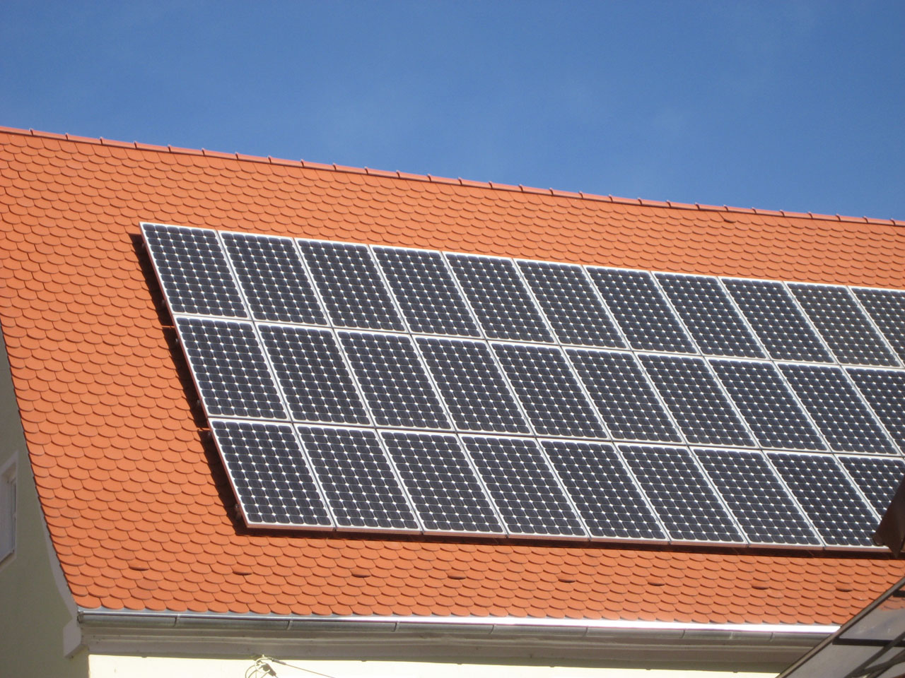 photovoltaik-anlage-hausdach